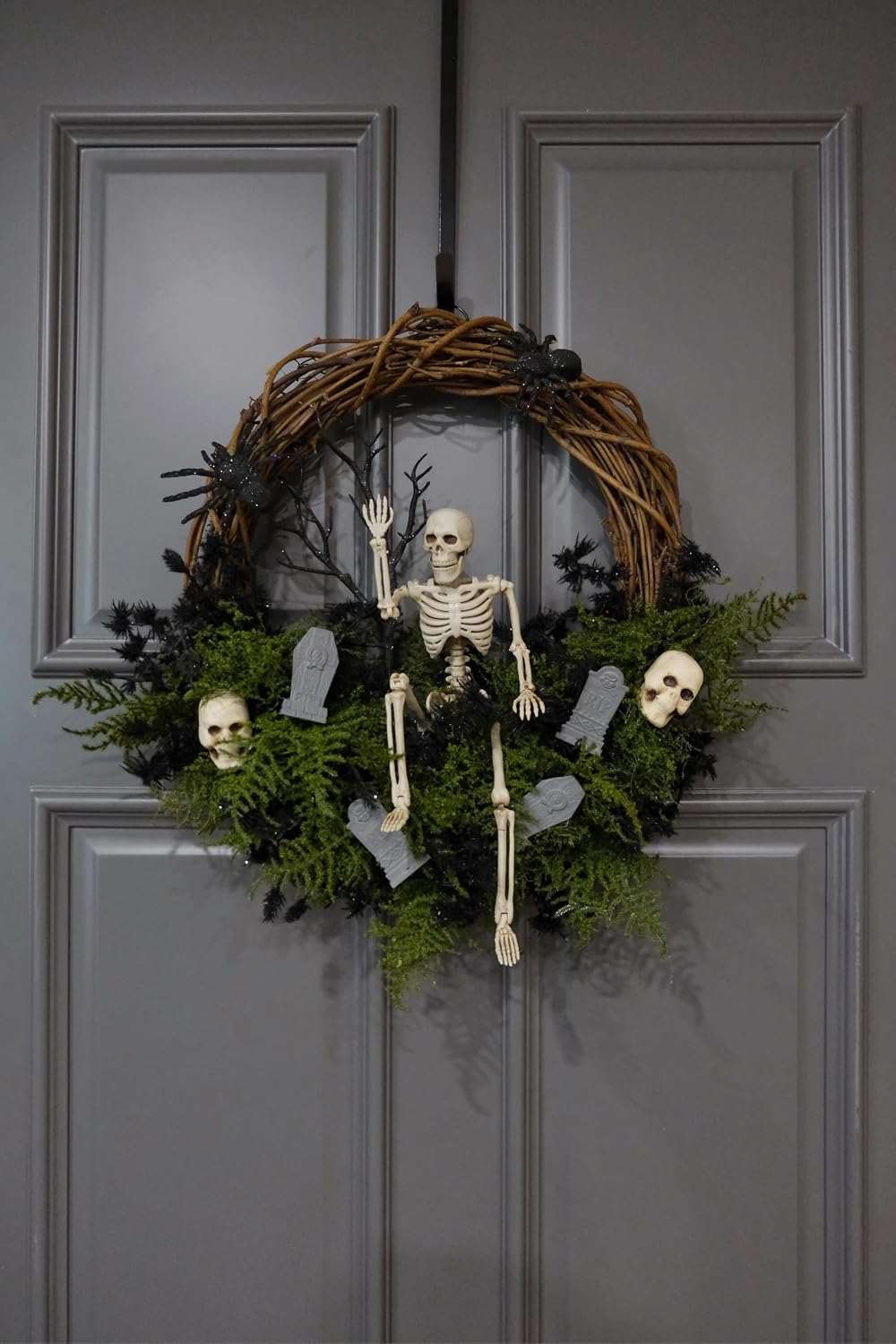 20" Halloween Wreath for Front Door - Halloween Skeleton Skull Wreath De...
