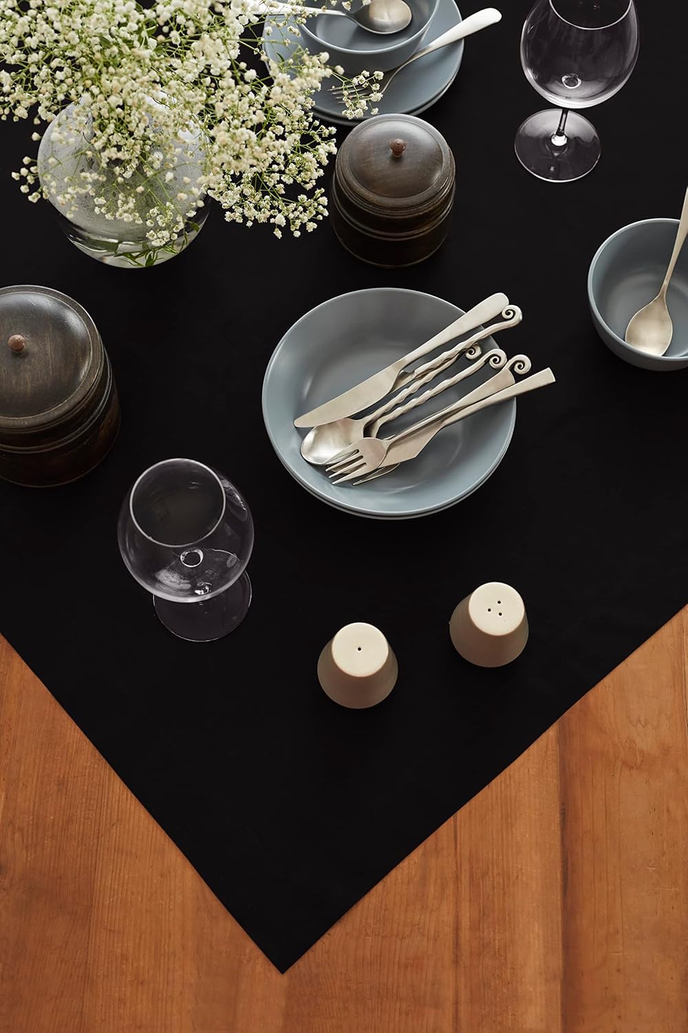 Solino Home Cotton Linen Table Cloth, Throw Black Square, Dru 52 x 52 in