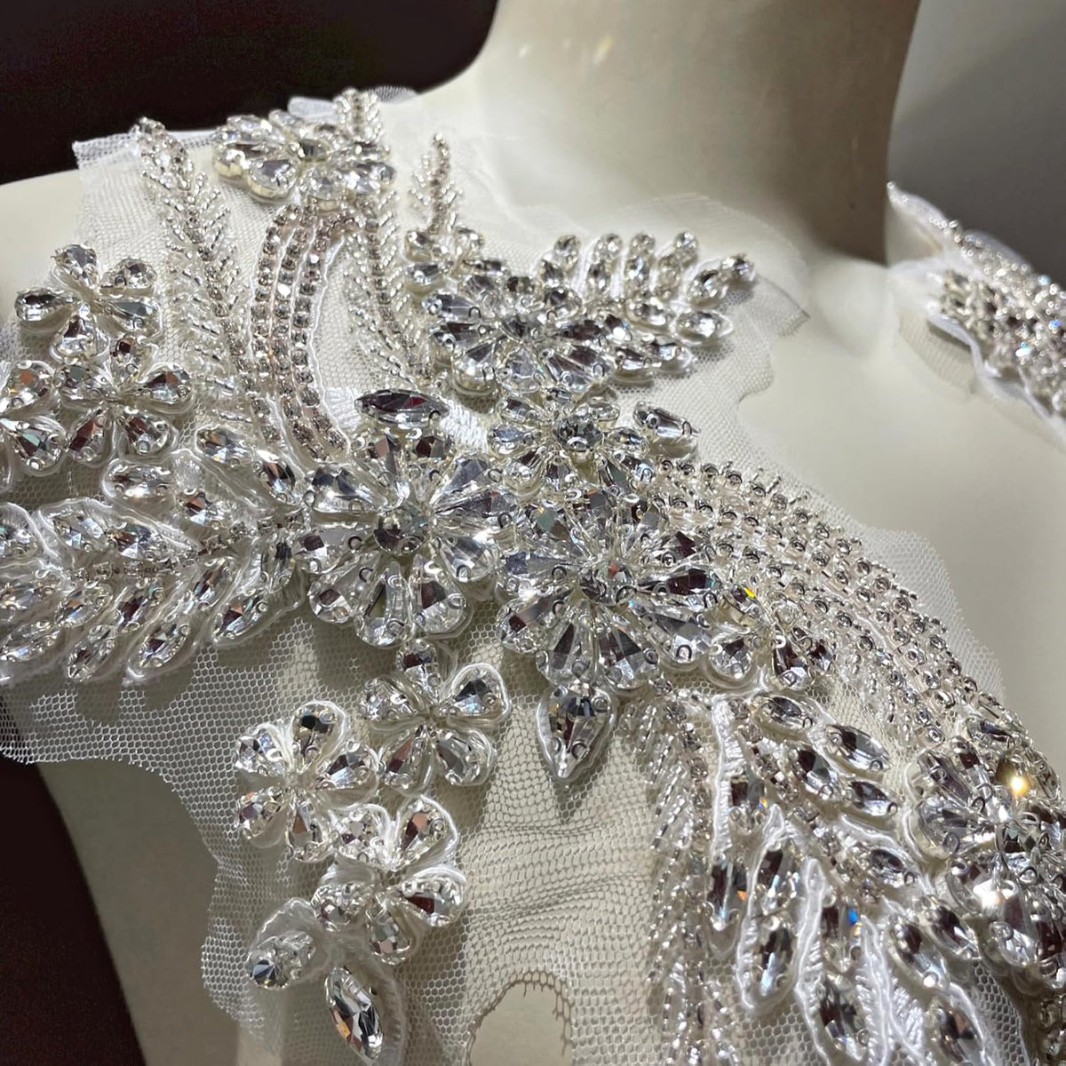 1Pair White Rhinestone Appliques for Dress,Suits,Gown,Clothing(White)