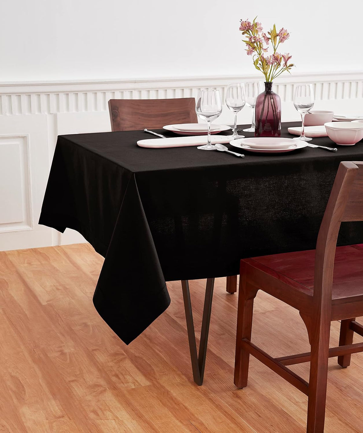 Solino Home Cotton Linen Table Cloth, Throw Black Square, Dru 52 x 52 in