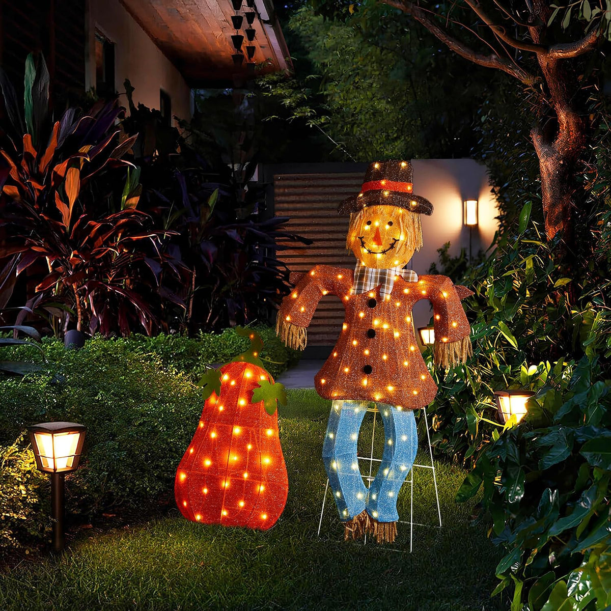 Glitzhome 4FT Fall Lighted Outdoor Scarecrow Decor, 2-Piece Pre-lit 2.5D Scar...