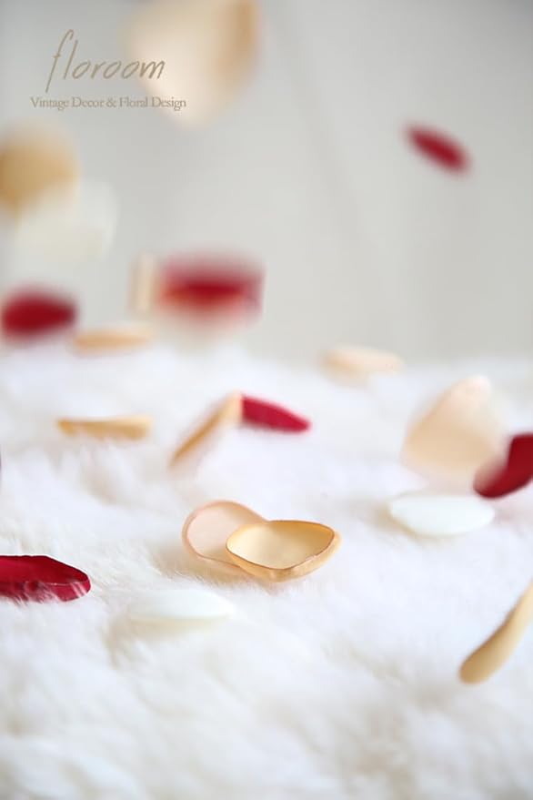 Floroom 300pcs Rose Petals Red Gold Faux Silk Flower Petals for Wedding Flower Girl Basket Aisle Scatter Cake Sweetheart Table Centerpieces Party Confetti Bridal Shower Romantic Night Decoration