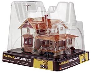 woodland scenics landmark structures built & ready corner on a desk or shelf