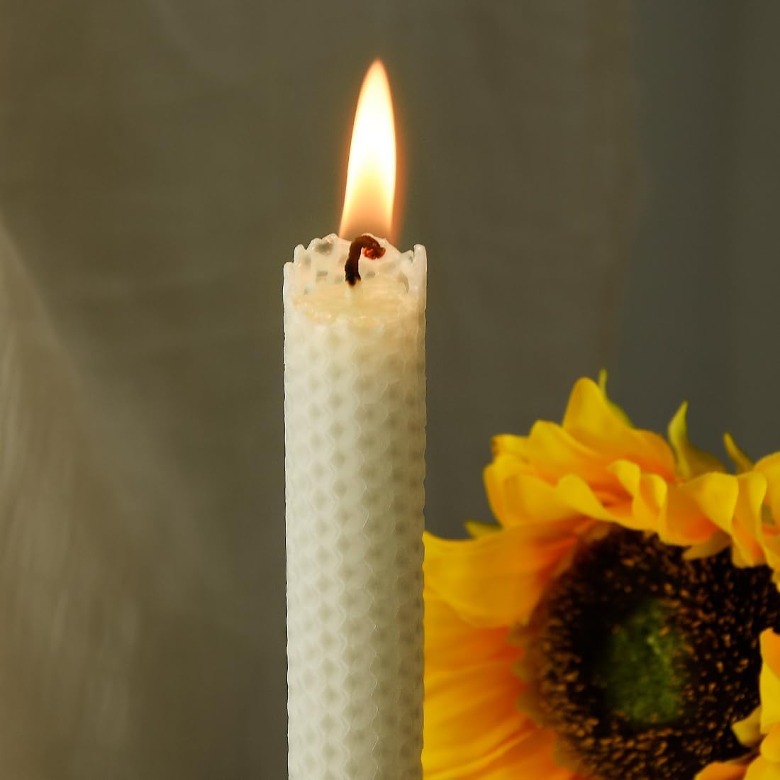 Pack of 4 Beeswax Taper Candles Hand Rolled - Dripless - Organic Natural Scent - 8 Inch in Off White