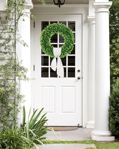 20 inch artificial boxwood wreath for front door, close-up detail