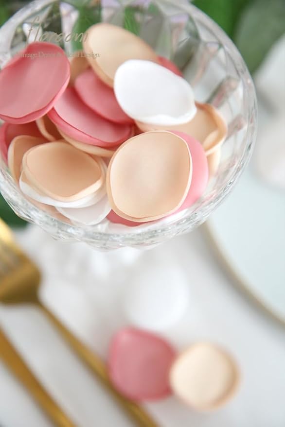 Floroom 300pcs Rose Petals Champagne Pink Faux Silk Flower Petals for Wedding Flower Girl Basket Aisle Runner Scatter Dinner Table Centerpieces Party Confetti Bridal Shower Romantic Night Decoration