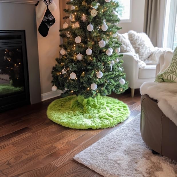 AOGU 30 Inch Faux Fur Christmas Tree Skirt Green Plush Skirt for Merry Christmas Party Christmas Tree Decoration