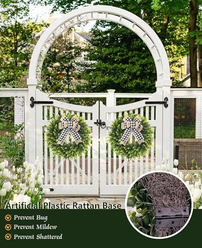 set of 2, 20‘’ boxwood wreath for front, close-up detail