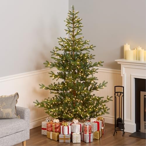 national tree company 6.5ft pre-lit norwegian spruce christmas, close-up detail