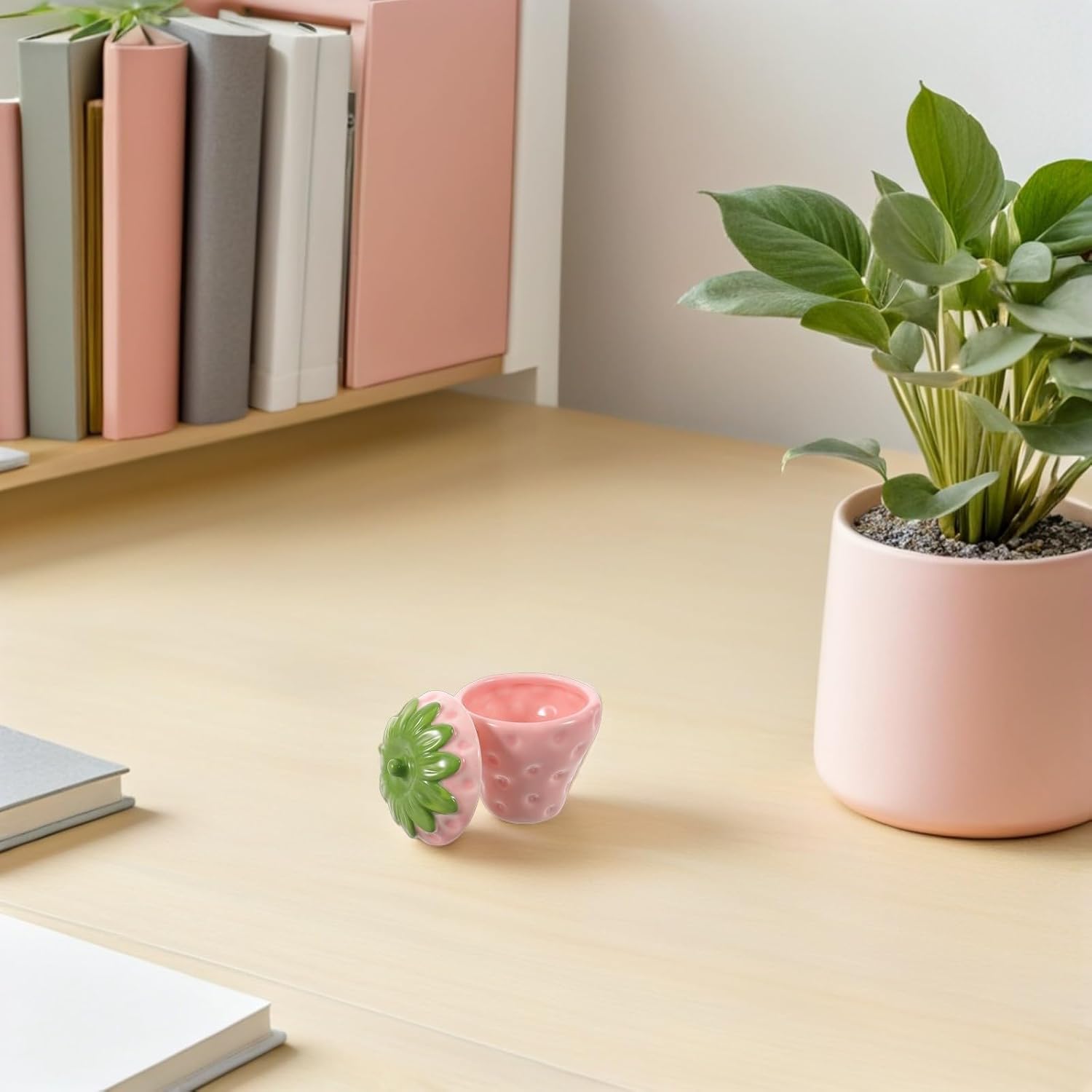Candle Holder Candle Jar DIY Ceramic Pink Strawberry Shaped Empty Refillable Wax Cup Easy to Clean Aromatherapy for Home and Parties Table Centerpiece