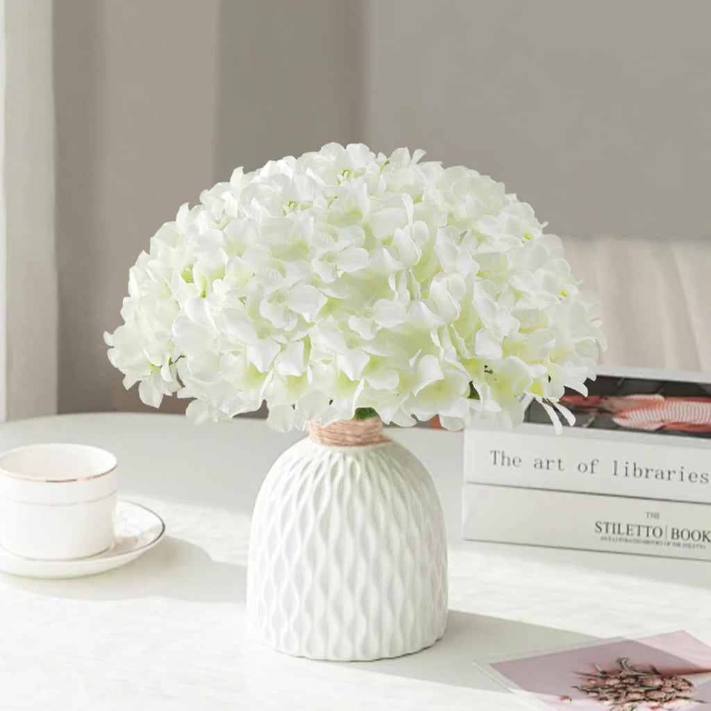 65Pcs White Hydrangea Artificial Flowers Bulk，Realistic Silk Fake Flowers with Stems，Faux Hydrangea Flowers for Wedding Home Decor Centerpieces Living Room Garden Party Baby Shower Decoration