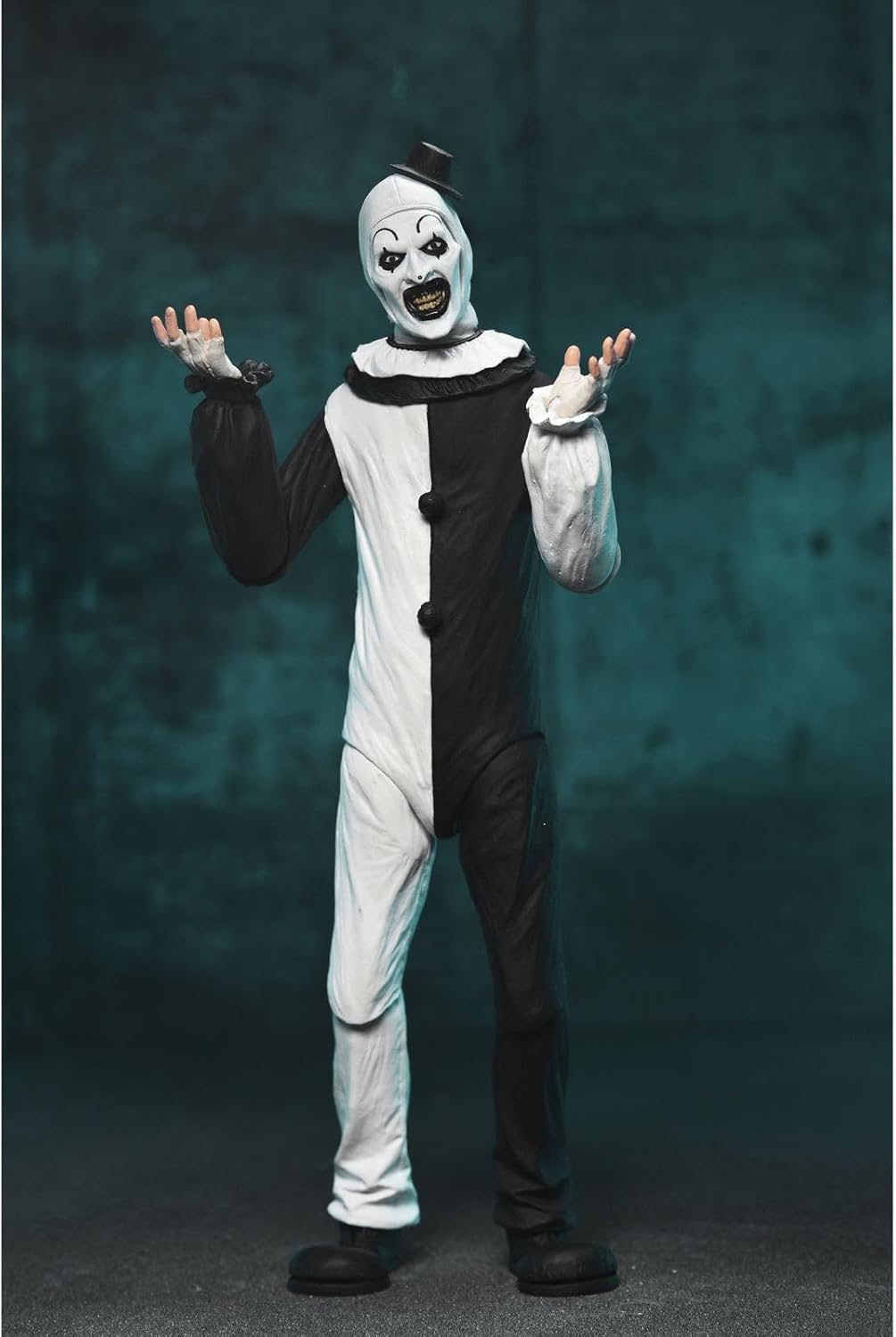 NECA - Terrifier - 7" Scale Action Figure - Ultimate Art the Clown