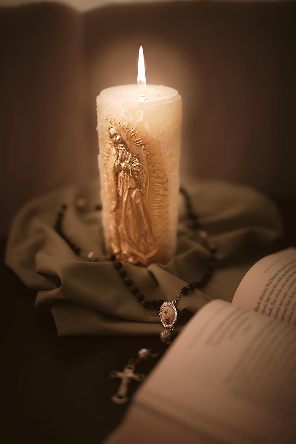 Kanica Virgen de Guadalupe Candle Protects The Family Union, Decorative, Religious Candles with White & Golden Design - Perfect for Baptism, Wedding, Gifting & More - Traditional Christian Candles