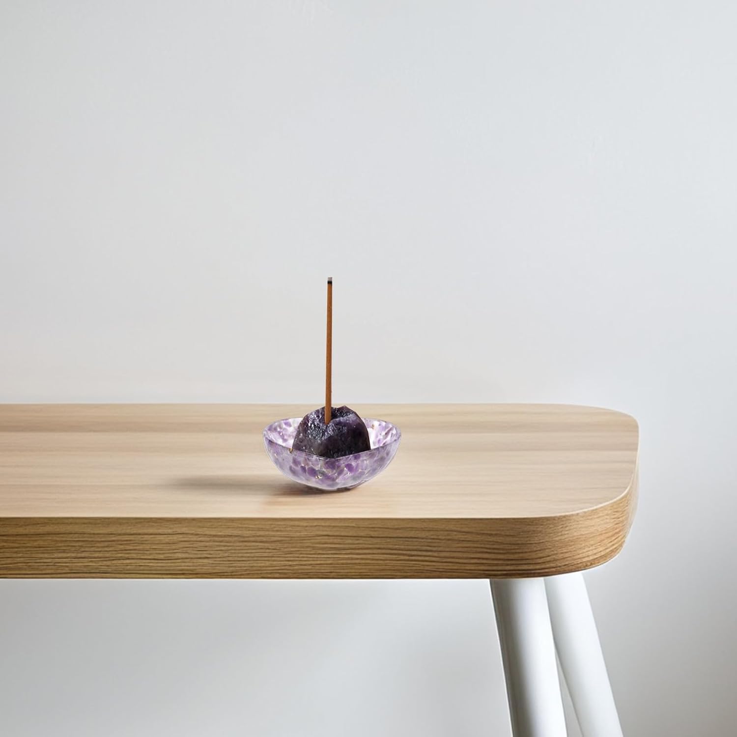 Mikinona Natural Crystal Heart Shaped Candle Base Resin Candle Cup Holder with Unique Texture, Handpolished and Built to Last, Decorative Ornament for Office and Bedroom