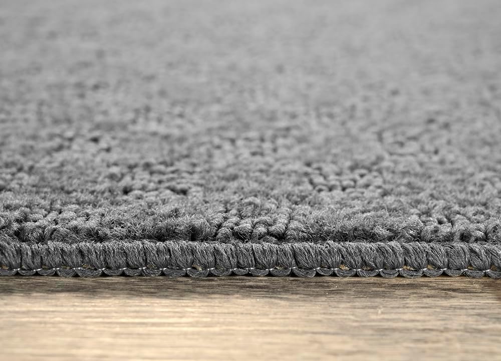 garland rug medallion area rug, 3-feet by 8-feet, close-up detail