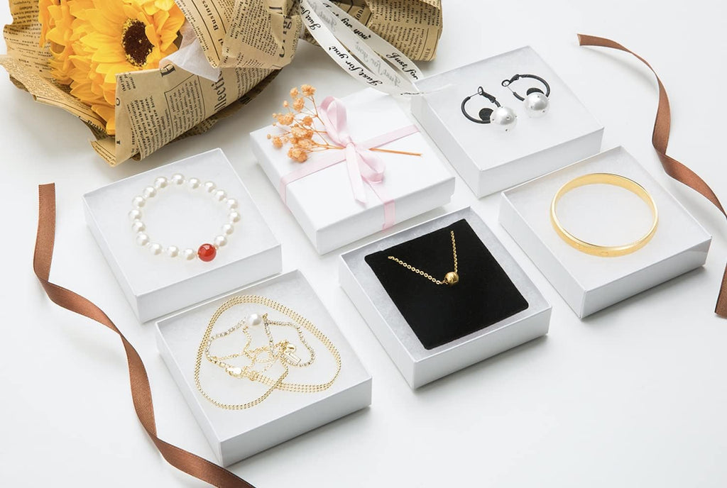 Magicool Hanger Magicool 20 Pack 3.5x3.5x1 Inch Cardboard Jewelry box Necklaces,Bracelets,Earrings,Small Gift Packaging,Jewelry Gift Boxes Lids Filled Cotton(White), 3.5x3.5x1 Inch (Pack of 20)