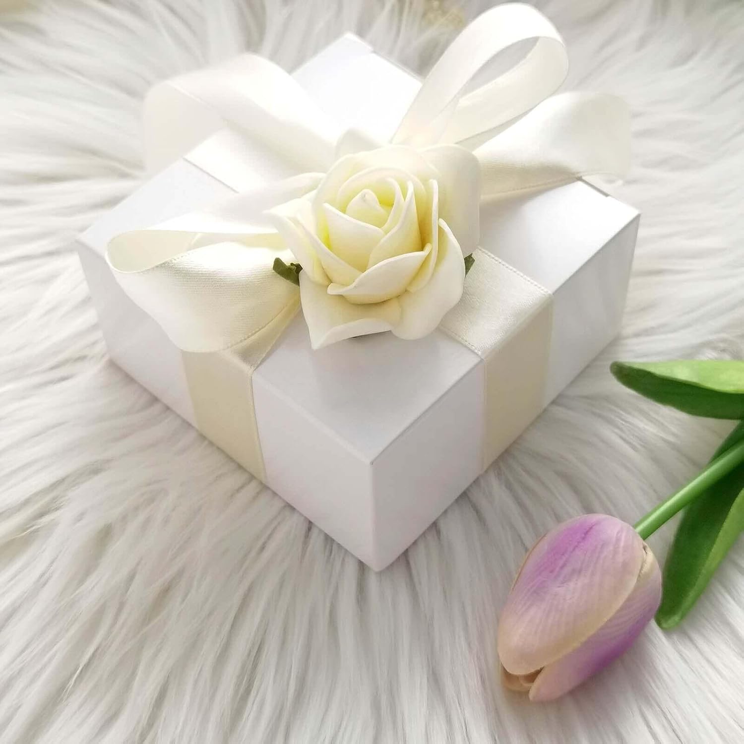 Efavormart 100 Pack 4"x4"x2" White Cake Favor Boxes, Versatile Sturdy Cardstock Candy Treat Gift Boxes for DIY Wedding and Event Decor