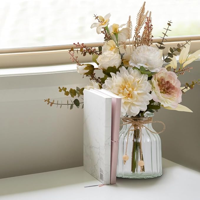 LESING Dahlia Flower Aritificial Flower with Vase Fake Silk Flowers in Glass Vase Faux Rose Flowers Arrangement for Home Office Table Centerpiece Decoration (White)