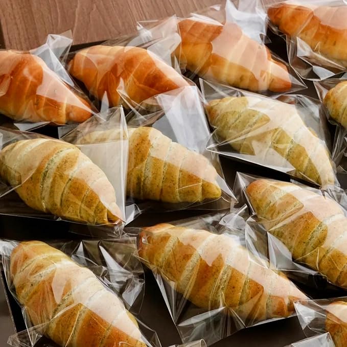 PigPotParty 6''x 9" Clear Plastic Cellophane Gift Wrap Bags, 100 Pcs Small Self Sealing Cookie Bags for Gift, Party favor, Candy, Treat, Goodies, Snack, Self Adhesive Resealable