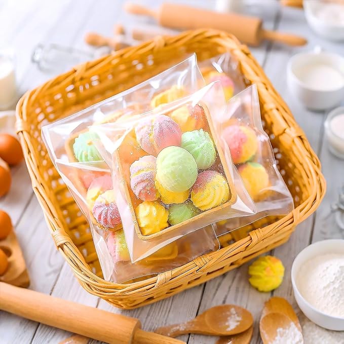 PigPotParty 4''x 4" Clear Plastic Cellophane Bags, 200 Pcs Small Self Sealing Cookie Bags for Gift, Party favor, Greeting Card,Candy, Treat, Goodies, Snack, Self Adhesive Resealable
