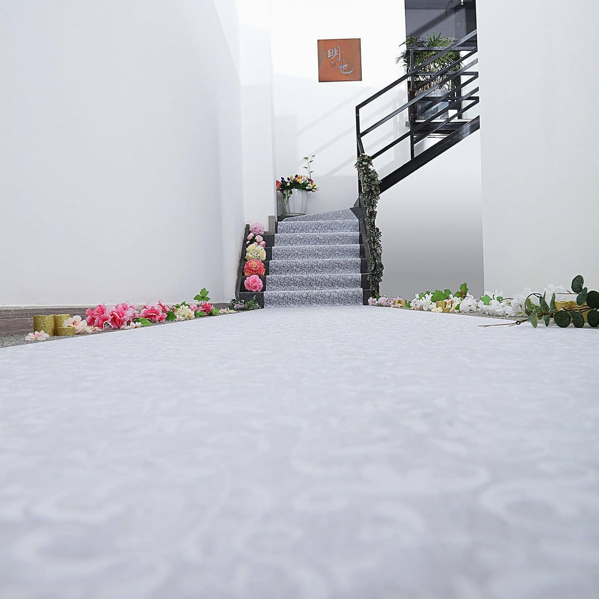 Efavormart 3ft x 100ft White Floral Lace Aisle Runner, Long Decorative Lace C...