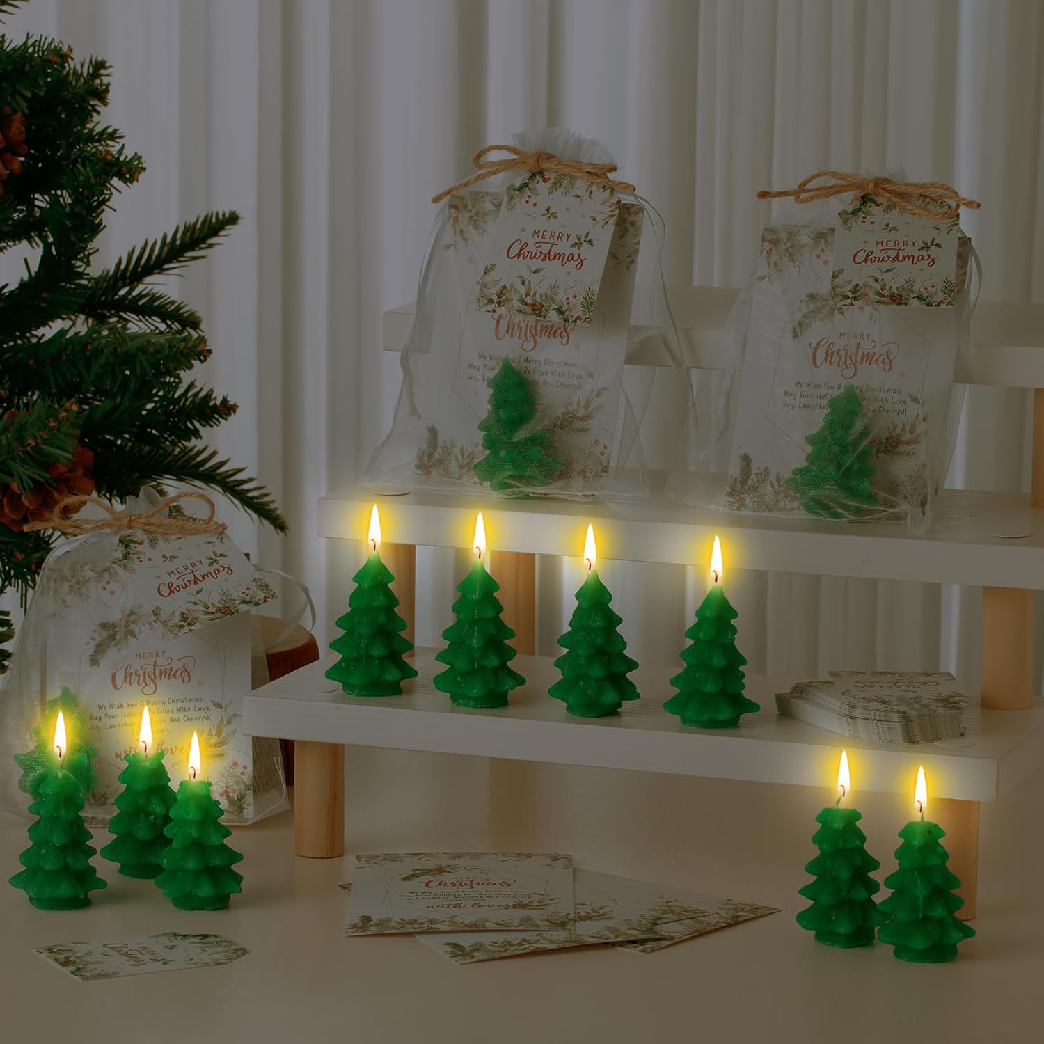 Conelist 24 Sets Christmas Party Favors Christmas Tree Soy Wax Candles with Organza Bag and Cards Bulk Portable Party Favors Xmas Gifts for Guest Celebration Supplies Decor