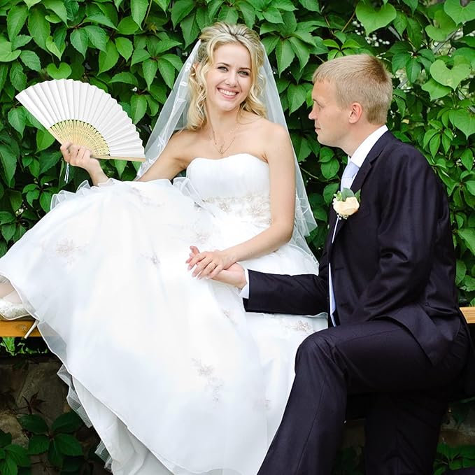 MCEAST 120 Pieces Wedding Handheld Paper Fans White Bamboo Folding Paper Fan with 120 Organza Bags Foldable Cool Wedding Favors Wedding Fans for Guests Party Favors DIY Decoration