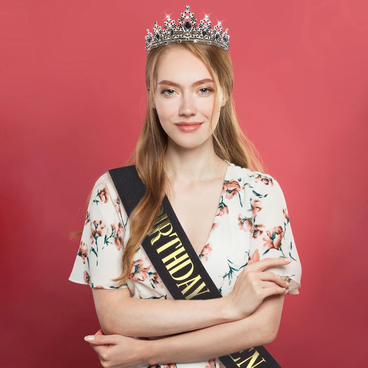 CAVETEE Black Birthday Headband for Women， Birthday Queen Crown and Sash Black Party Decorations for Women