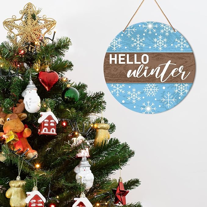 Muktoujaumai Hello Winter Sign Front Door Decor, Christmas Round Hanging Sign Decor Farmhouse Snowflake Xmas Holiday Wall Decorations Winter Wood Sign for Door, Porch, Home