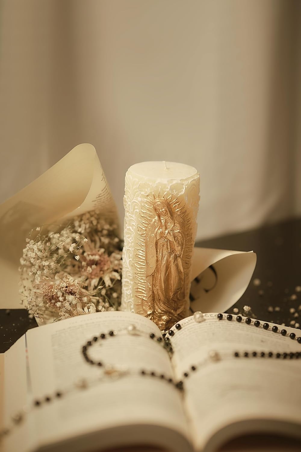 Kanica Virgen de Guadalupe Candle Protects The Family Union, Decorative, Religious Candles with White & Golden Design - Perfect for Baptism, Wedding, Gifting & More - Traditional Christian Candles