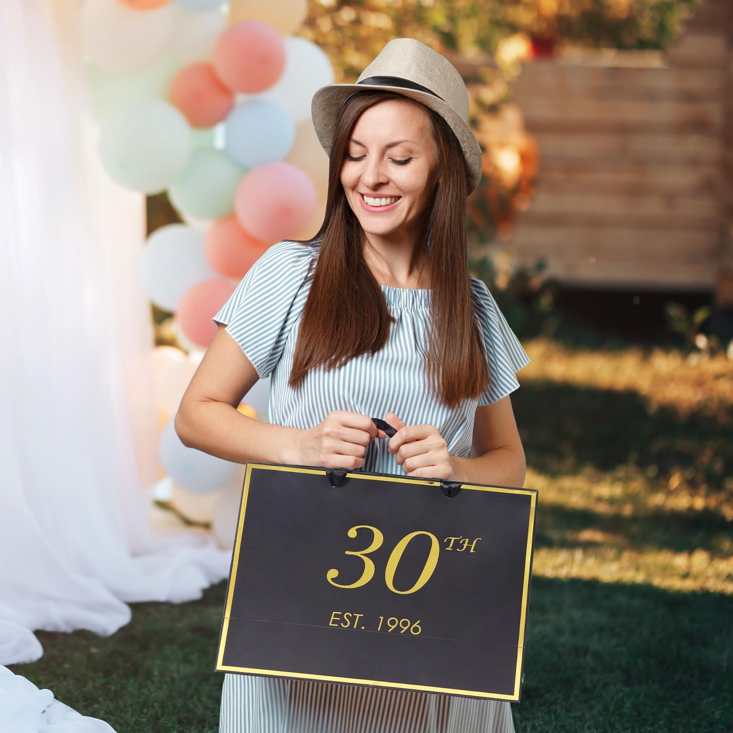 40th Birthday Gift Bag with Card and Tissue Paper for Men Women Him, 1986 40 Year Old 13" Elegant Black Gold Anniversary Keepsake Party Present Shopping Paper Bags for Gifts Wrapping (1986 40th)