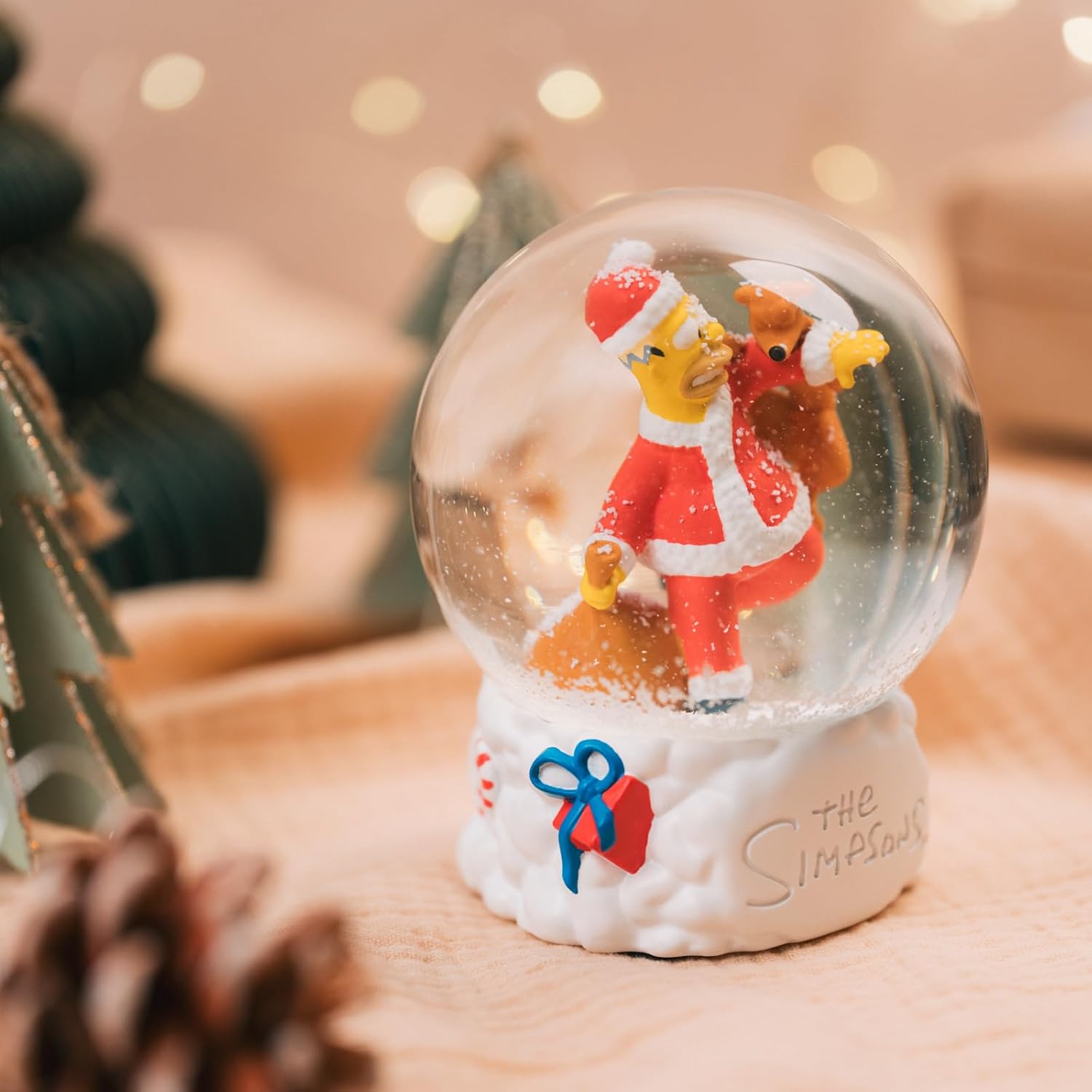 Grupo Erik The Simpsons Snow Globe - Funny Gifts, Merch, Merchandise, Decor | Homer Simpson Figure - Snow Globes for Adults & for Children, Secret Santa Gifts under 20 Pounds for Christmas, Xmas
