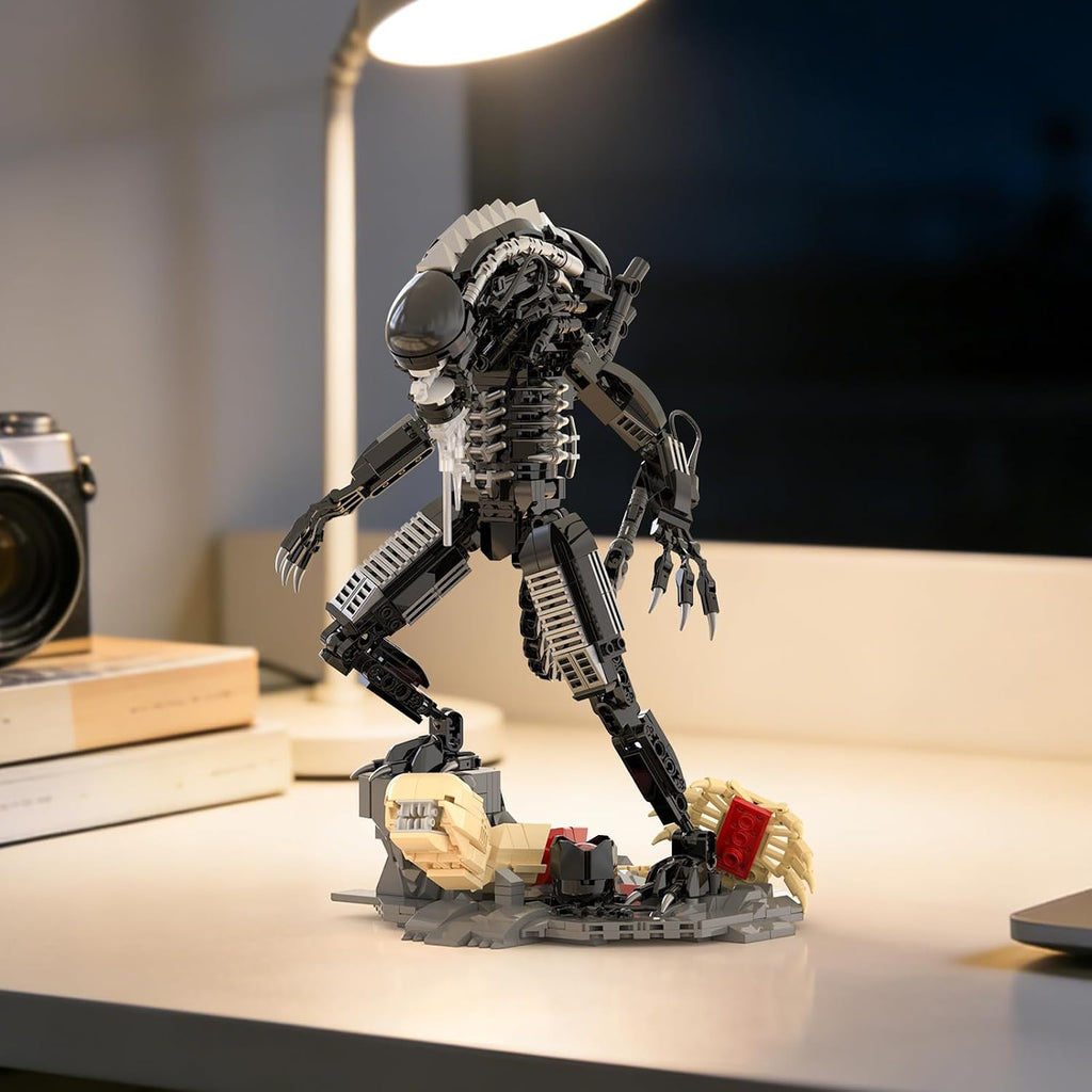 xenomorph action figures building set for adults & on a desk or shelf