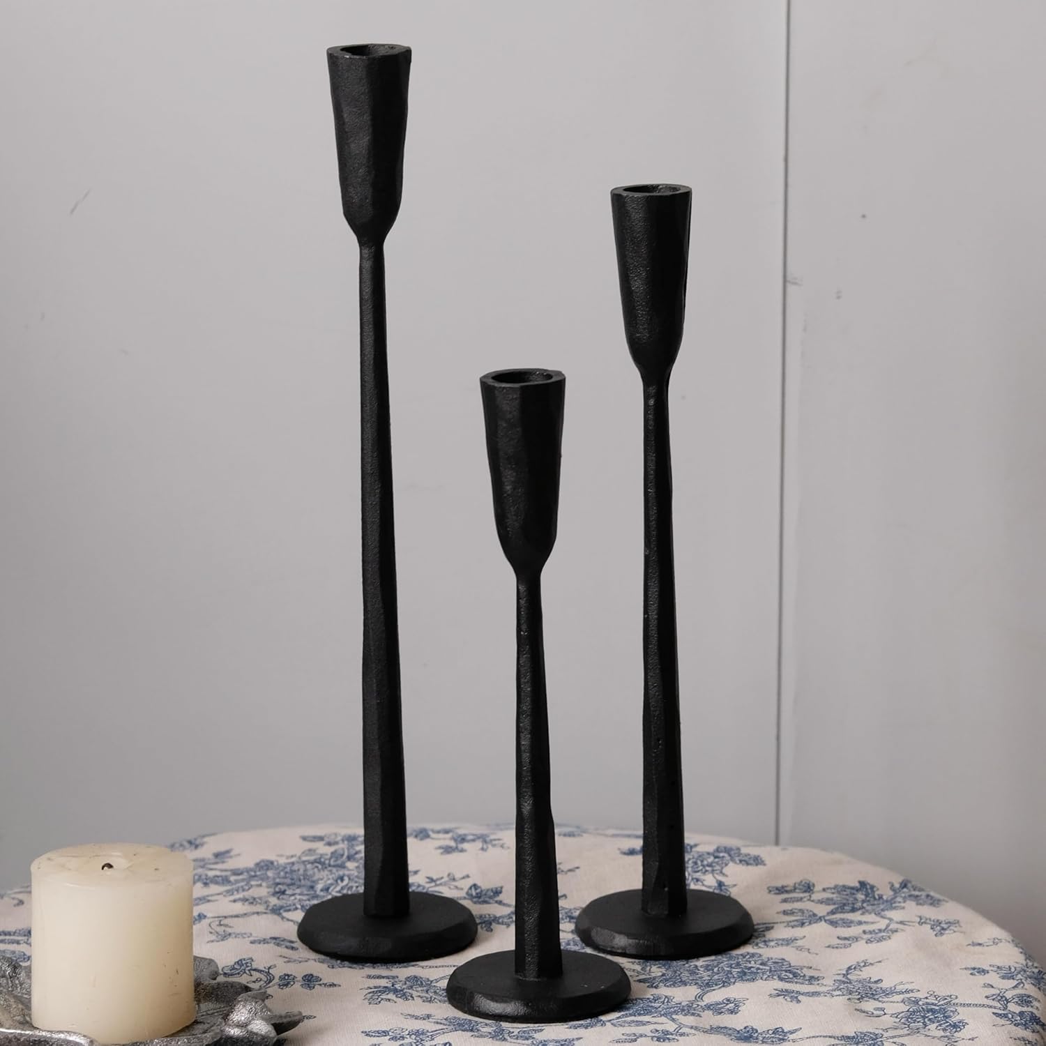 Black Iron Taper Candle Holder Set of 3, Heavy Wrought Iron Candlestick Holders Decorative Candle Stand, Vintage Candle Holder for Wedding, Dining, Home Decoration