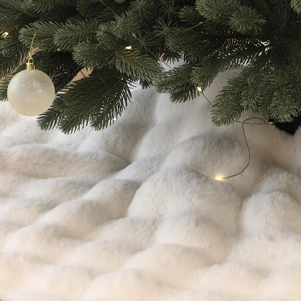 48 inch White Christmas Tree Skirt Large Tree Skirts, Snow White Faux Fur Tree Skirt for 6ft Christmas Tree, Xmas Tree Skirts Christmas Decorations(48 inches)