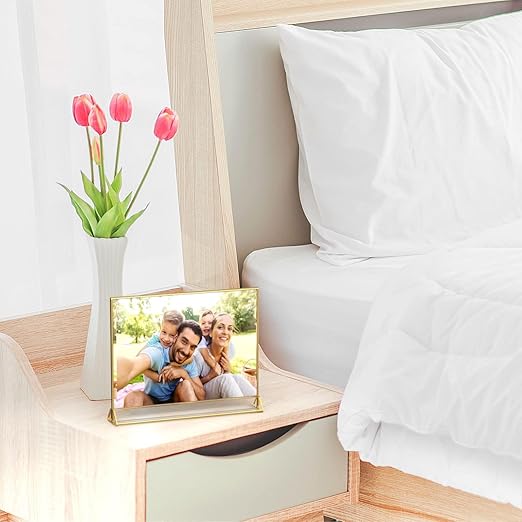 NIUBEE 6Pack 7 x 5 Horizontal Clear Acrylic Sign Holder with Gold Borders, Double Sided Table Menu Stands Picture Frames for Wedding Table Numbers, Restaurant Signs, Photos and Art Display