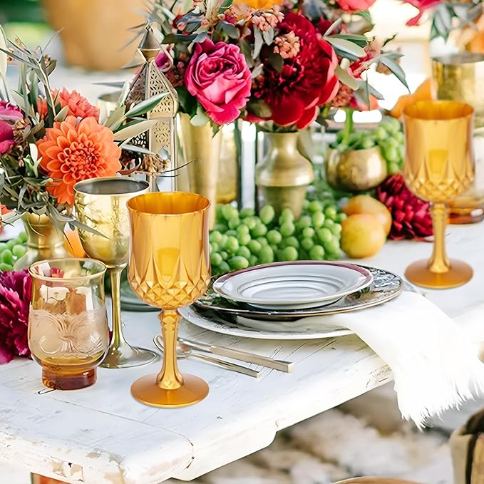 JLYLOL Plastic Vintage Wine Glasses 7OZ Plastic Goblets Vintage Drinking Glasses 12PCS Retro Wedding Glassware Water Goblets Reusable Drinking Cups for Party,Reception,Celebration,Bar,Whiskey(Amber)