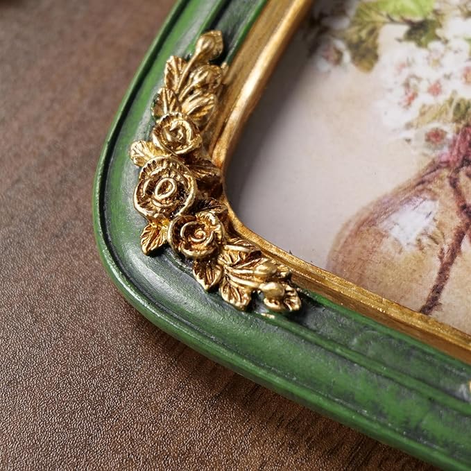 Cuspin Vintage 4x6 Picture Frame, Green and Gold Arch Frames, Ornate Floral Resin Photo Frame with Glass Front for Tabletop or Wall Display, Antique Decorative Frame for Home Decor or Gift