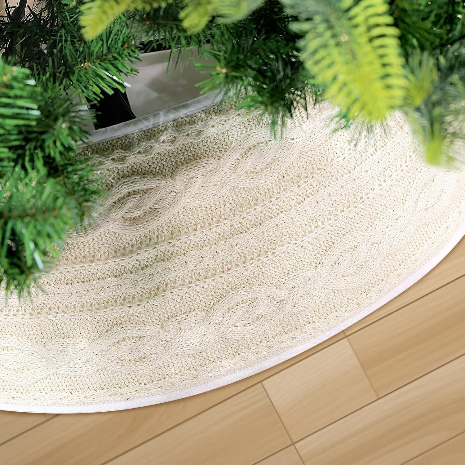 WBHome Christmas Tree Collar, Adjustable 28 inch Cable Knit Knitted Thick Rustic Holiday Decoration, Farmhouse Tree Ring Tree Skirt for Christmas Home Décor, Beige