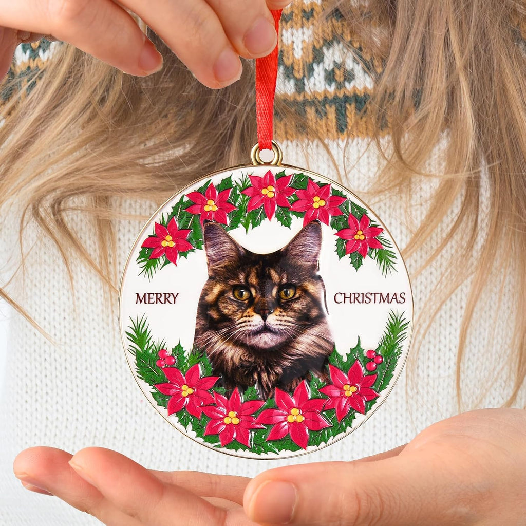 Maine Coon Christmas Ornament, 3D Metal Xmas Gifts for Maine Coon Lovers | Round Cute Hanging Xmas Cat Ornament for Tree Holiday Decoration, Ideal Holiday Maine Coon Gifts for Family Friends