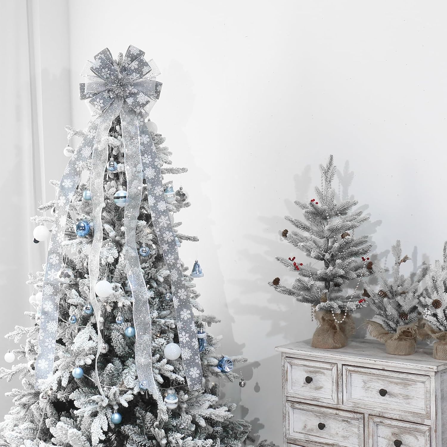 Christmas Tree Topper, Bow Large Christmas Bow Tree Topper, for Xmas Ornament Holiday Home Wedding Thanksgiving Indoor/Outdoor Decoration (Grey Silver)