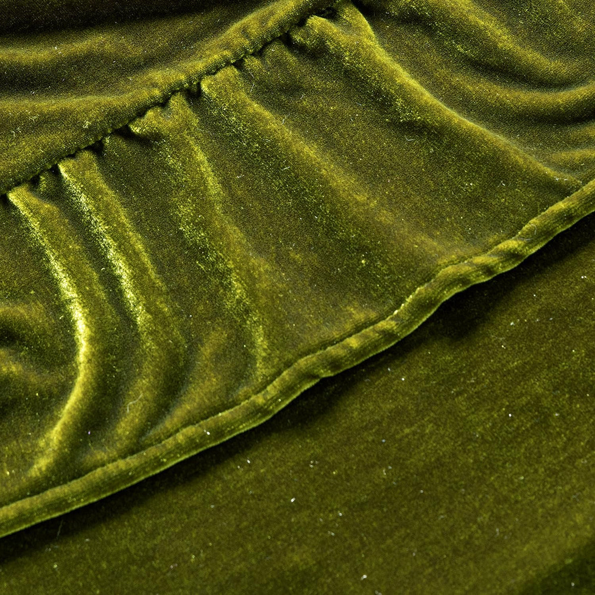 MIULEE Rectangle Velvet Ruffle Tablecloth 60x102 Inch Christmas Olive Green
