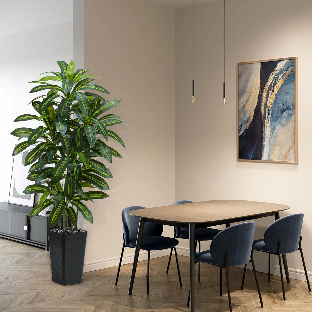 Artificial Dracaena Tree: 5FT Fake Plants Silk Faux Trees（Black Pot）