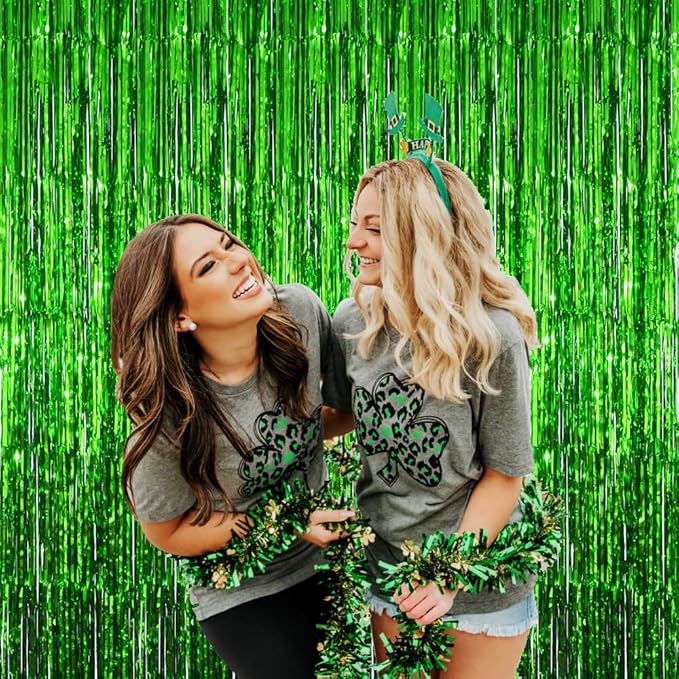 GOER 3.2 ft x 9.8 ft Metallic Tinsel Foil Fringe Curtains Party Photo Backdrop Party Streamers for St. Patrick's Day,Graduation,New Year Eve Decorations Christmas Wedding Decor (Green,5 Packs)