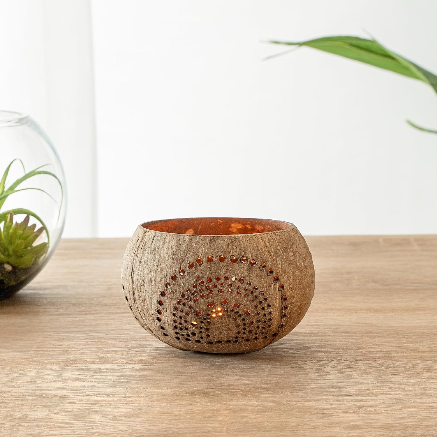 Restaurantware-Coco Casa 4 x 3.3 Inch Coconut Shell Candle Holders, 1 Reusable Tealight Holders - Candle Not Included, Rainbow Pattern, Tan Coconut Bowls for Candles, Handcrafted
