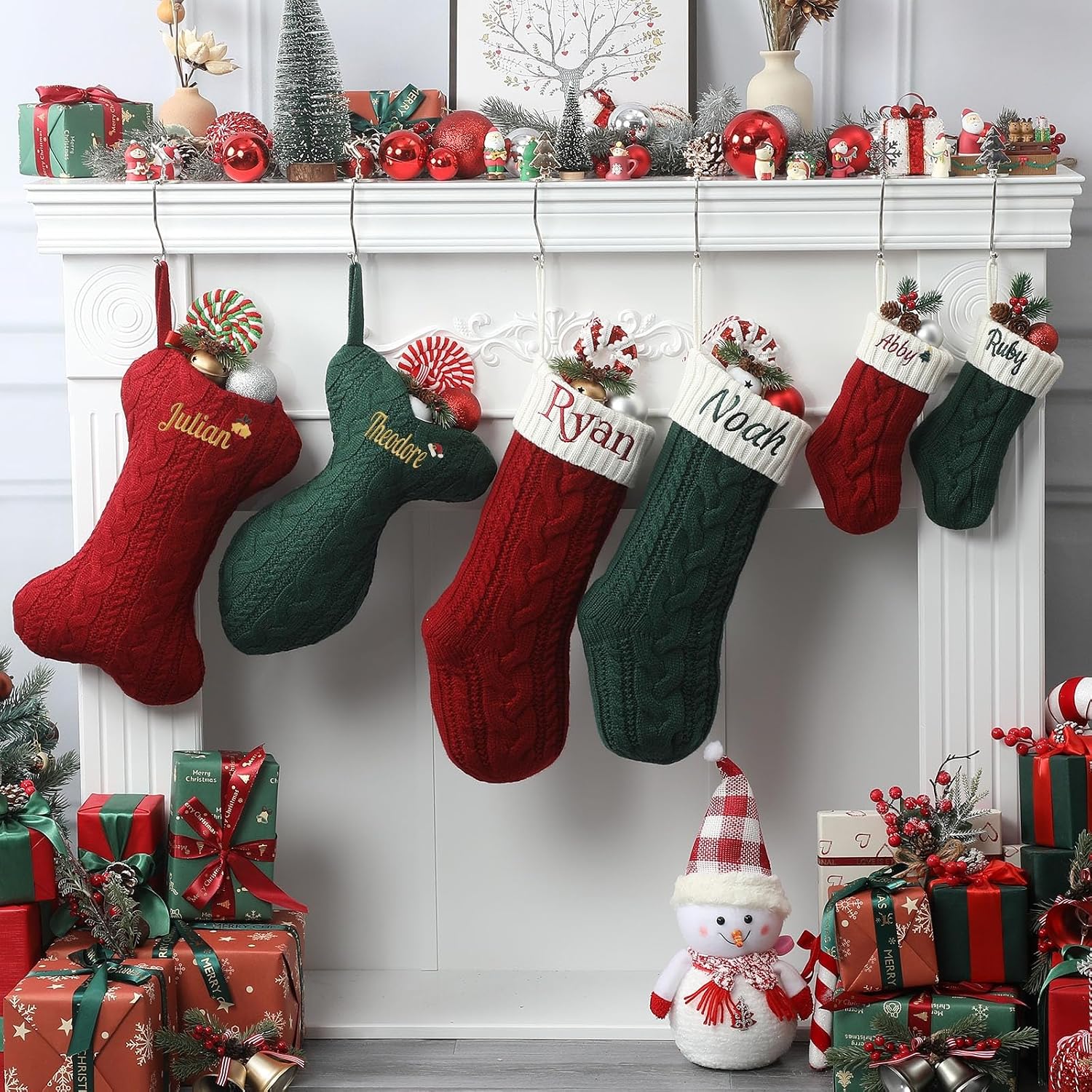 Personalized Cat Christmas Stockings, Large Custom Embroidered Name Stocking for Dog Cat, Fish Shape Xmas Stockings, Christmas Decorations Fireplace Hanging Stockings Family Holiday Stockings(1 Pack)