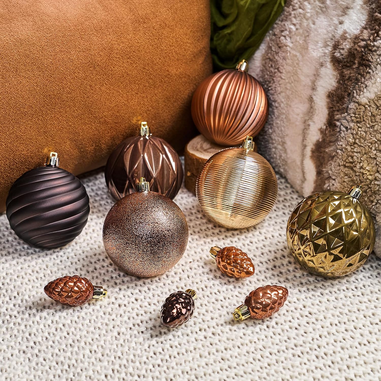 JORNOY Brown Christmas Tree Ornaments - 3.12inch/80mm Shatterproof Ornaments for Christmas Tree Set Plastic Decorative Hanging Balls Ornaments for Xmas Tree Decorations, 32ct (Brown)