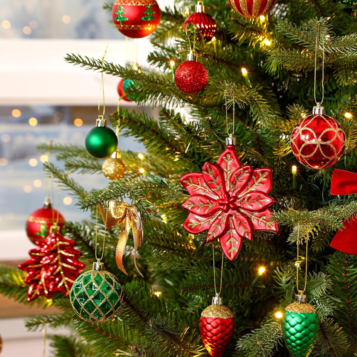 SHareconn 106PCS Christmas Balls Ornaments Set, Colorful Shatterproof Plastic Decorative Baubles for Xmas Tree Decor Holiday Wedding Party Decoration with Hanging Hooks, Red & Green Gold