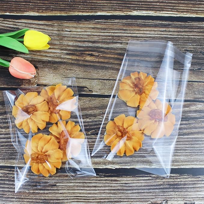 PigPotParty 5''x 7" Clear Plastic Cellophane Gift Wrap Bags, 100 Pcs Small Self Sealing Cookie Bags for Gift, Party favor, Candy, Treat, Goodies, Snack, Self Adhesive Resealable