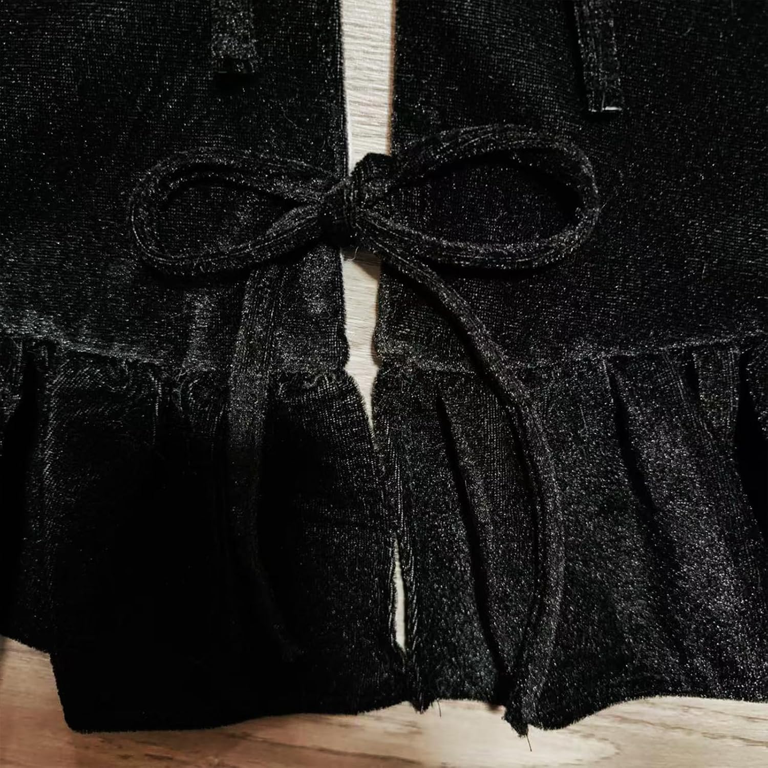 48 Inches Ruffled Velvet Christmas Tree Skirt Black with Bow Large Luxury Xmas Tree Skirt Mat for Christmas & New Year Holiday Home Party Decorations - 122cm